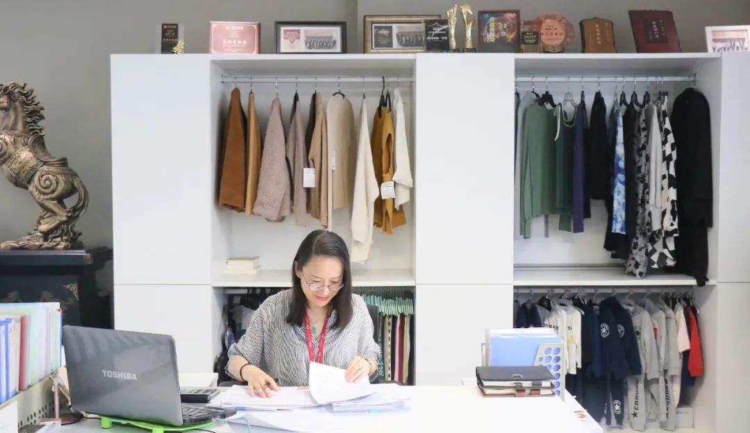 表彰！聯(lián)橋集團劉秀芬榮獲“全國紡織工業(yè)勞動模范”稱號
