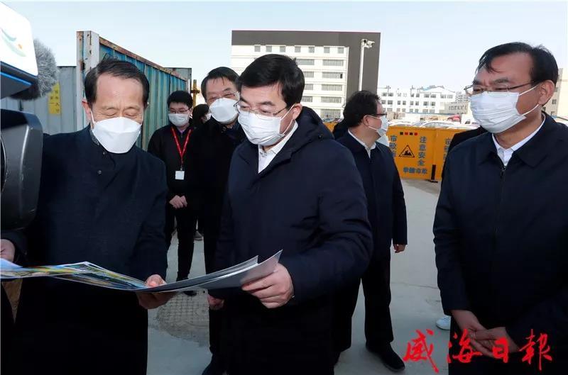 威海市委副書記、市長張海波到聯(lián)橋集團調(diào)研企業(yè)沖擊新目標工作(圖1)